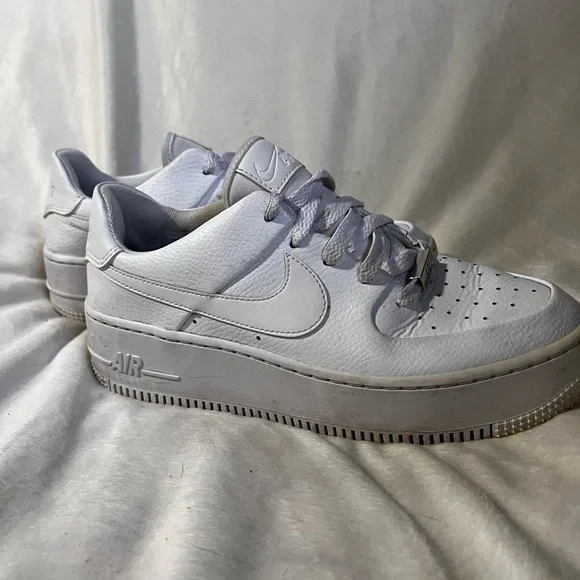 Nike Women's White Air Sneakers - Picture 2 of 4